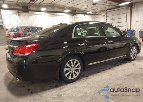 2011 Toyota Avalon Limited z USA, uszkodzony, nr VIN 4T1BK3DB3BU417233